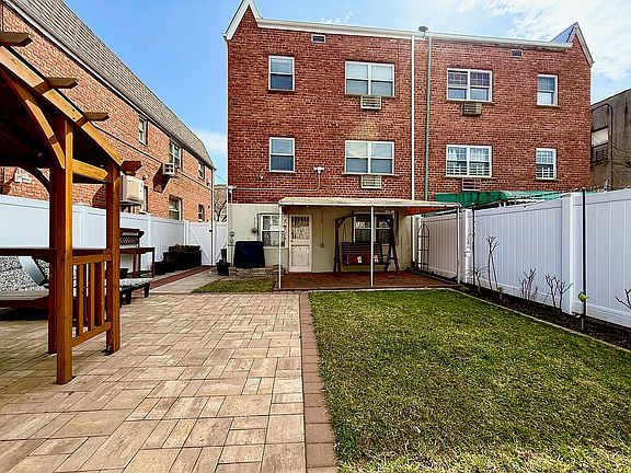 2nd image of 21-23 Amory Ct #2