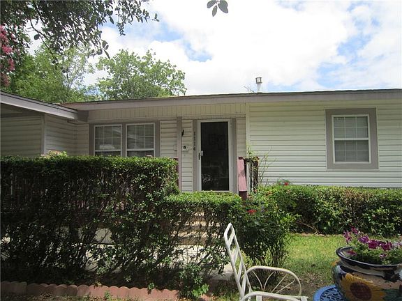 3rd image of 1114 Huddleston Dr