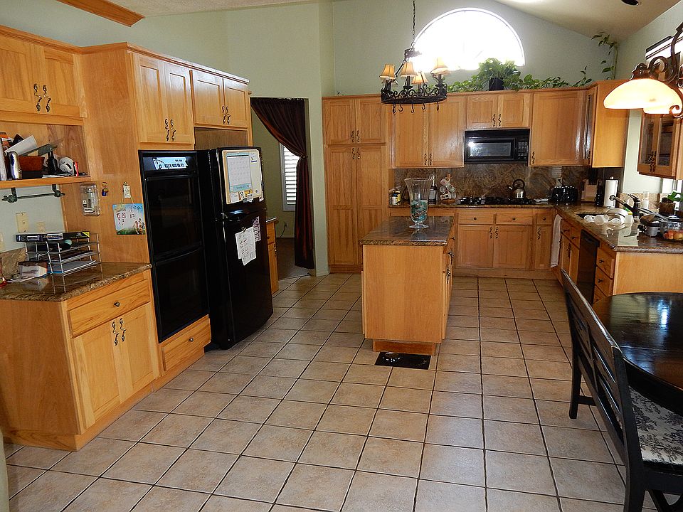 1st image of 28218 Tamarack Ln