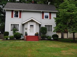 3995 W 204th St, Fairview Park, OH