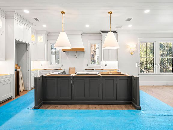 3rd image of 20 High Hope Way