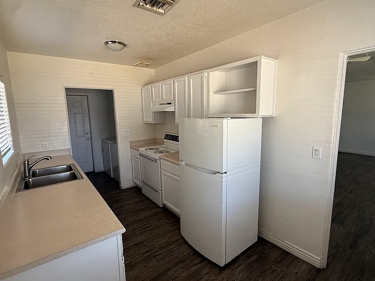 531 E Osborn Rd — Photo 16
