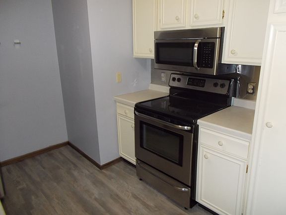 3rd image of 214 Cambria Ct