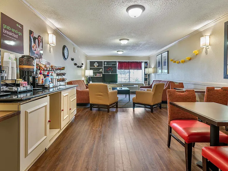 Breakfast Room