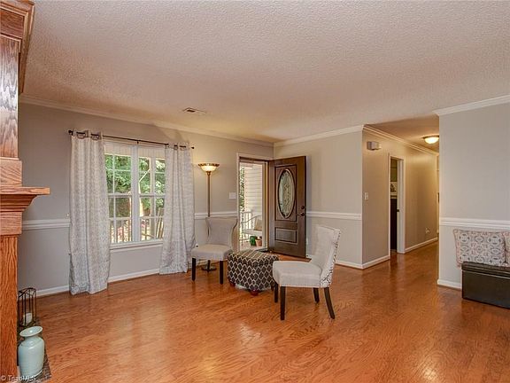 4th image of 7497 Weitzel Dr