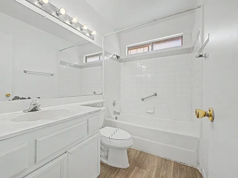 10719 W Vista Ave — Photo 23