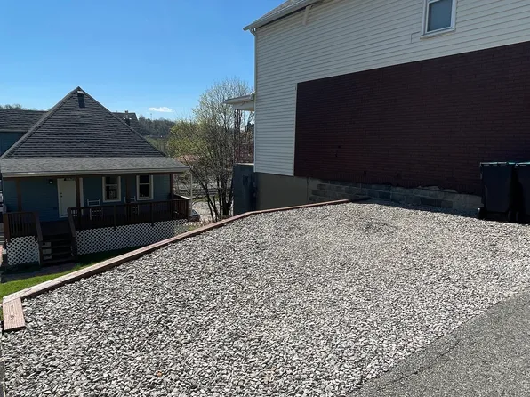 424 W 7th Ave #1, Tarentum, PA 15084