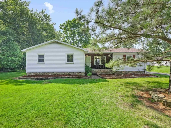 10809 Mill St, Utica, KY 42376
