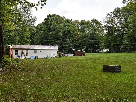 5th image of 8770 Foxwood Ln