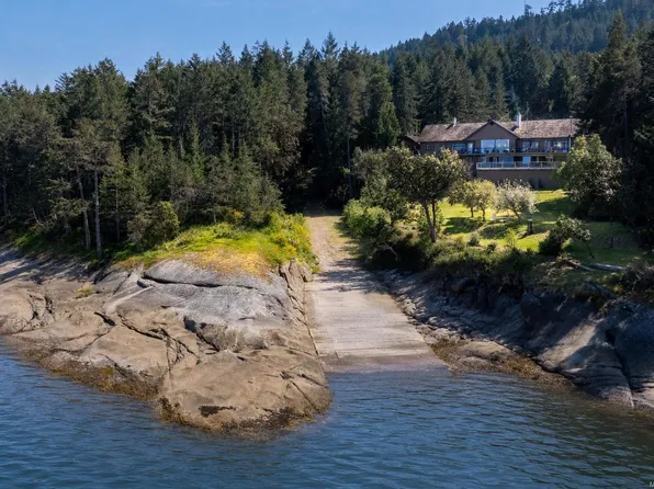 474 Sticks Allison Rd E, Southern Gulf Islands, BC V0N 1P0