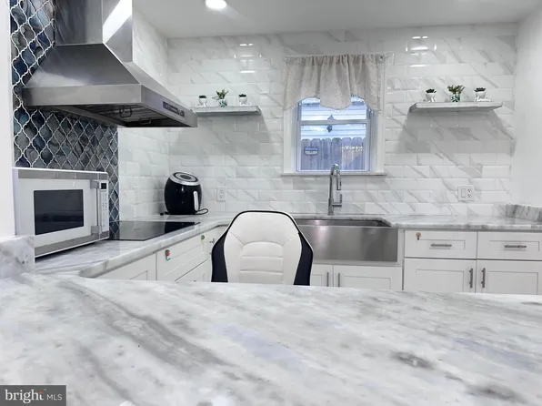 2520 S 5th St, Philadelphia, PA 19148
