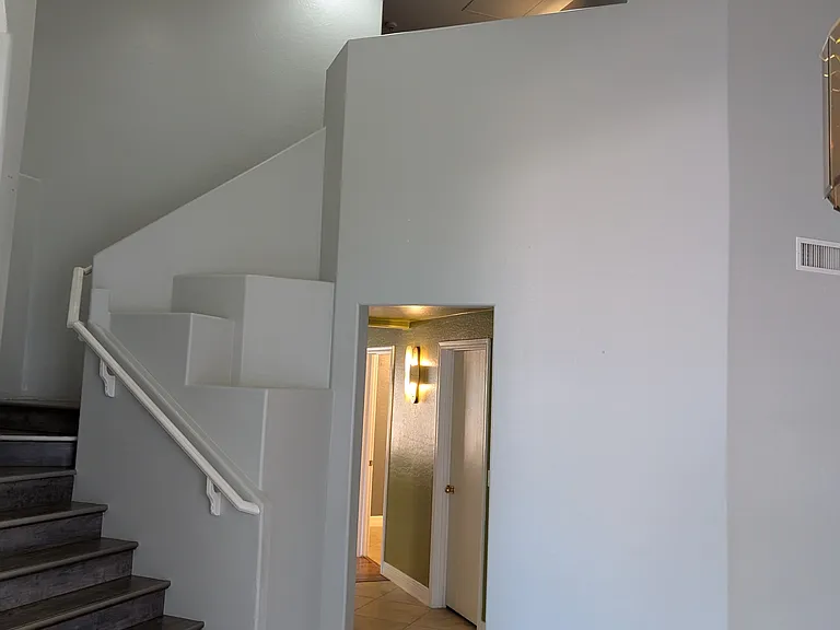 1831 S 105th Dr — Photo 4