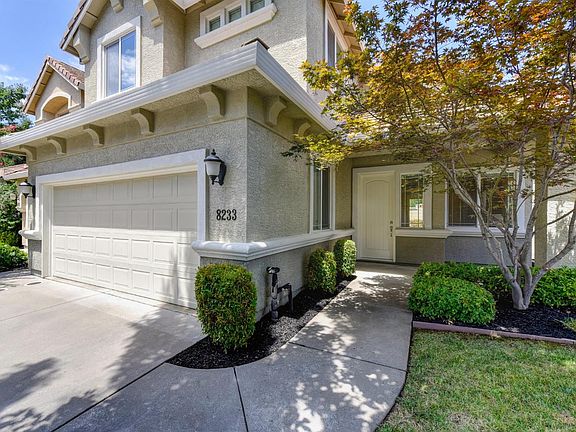 2nd image of 8233 Ashcrest Ln