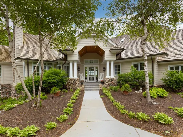 6060 Ridge Rd, Shorewood, MN 55331