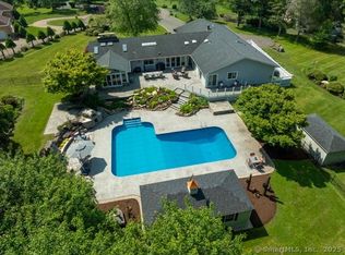9 Mirage Dr, Branford, CT 06405