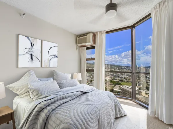 930 Kaheka St APT 3405, Honolulu, HI 96814