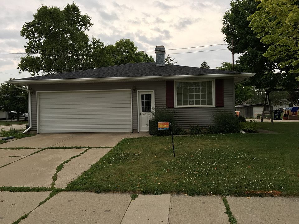 2nd image of 209 Hansen St