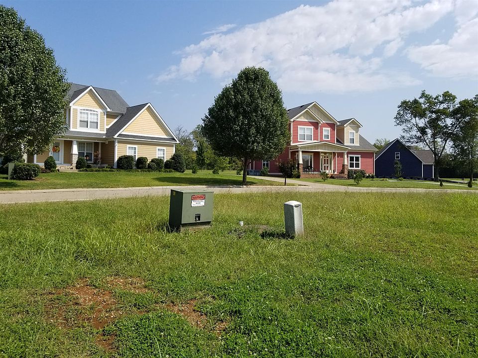2nd image of 200 Short Line Dr