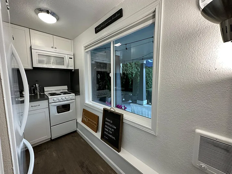 4943 Thompson Ln SE — Photo 17