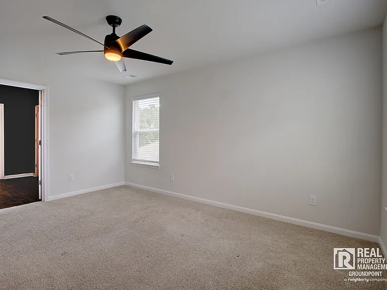 298 Watersglen Dr — Photo 14