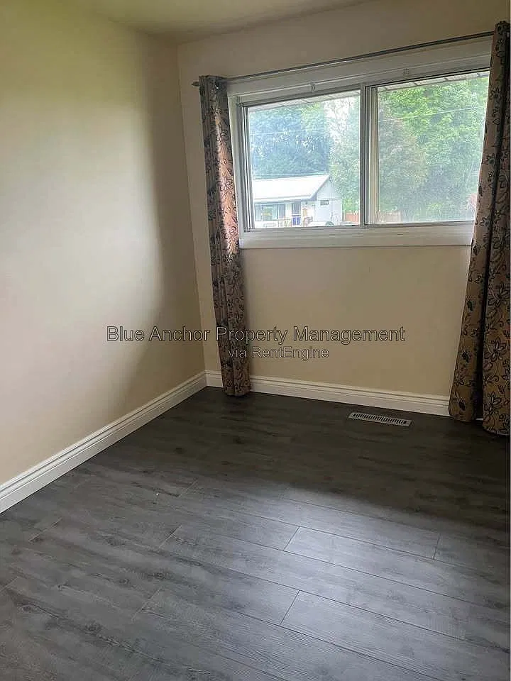 3 bed, 1.0 bath, $2,250 — Photo 4