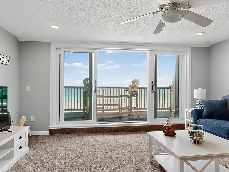 39 W Grand Ave #450 — Photo 16