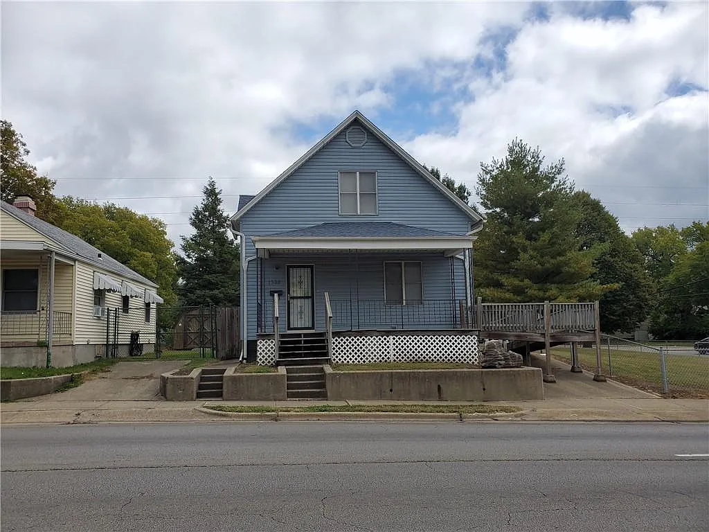 1322 N Monroe St photo 1