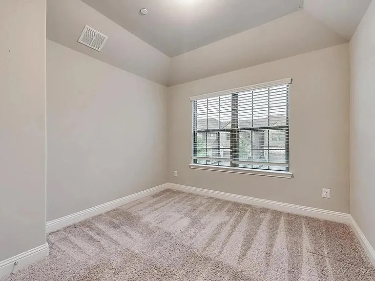 6416 Burbank Way — Photo 15