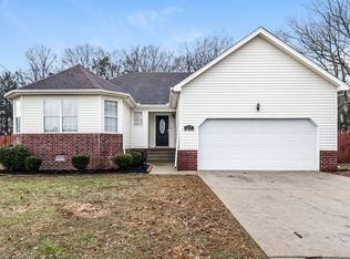 217 Heritage Cir E, La Vergne, TN 37086