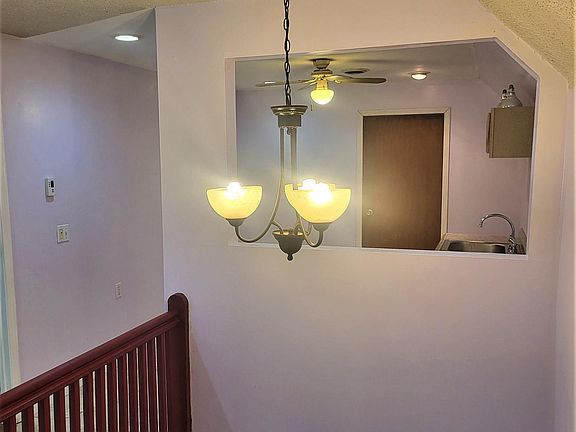 5th image of 208 Davey St #2