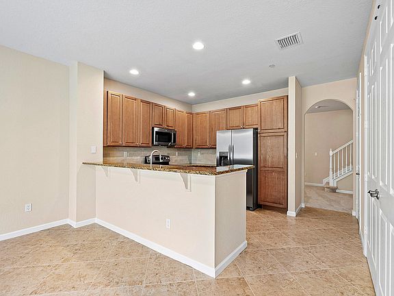 3rd image of 3139 SW Otter Lane