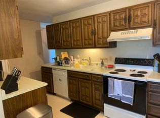 425 E Henry Clay St #107, Milwaukee, WI 53217