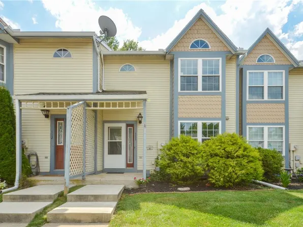 111 Freedom Ct, Bethlehem, PA 18020