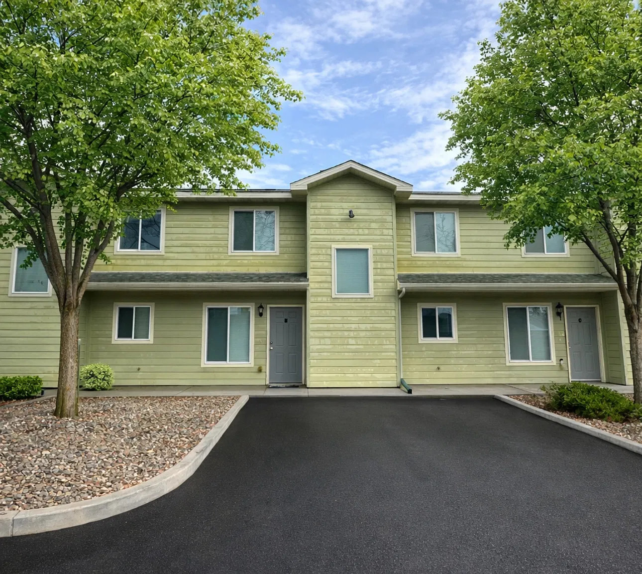 2863 Elm Ave — Photo 1