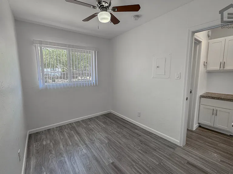 1346 E Willetta St — Photo 57