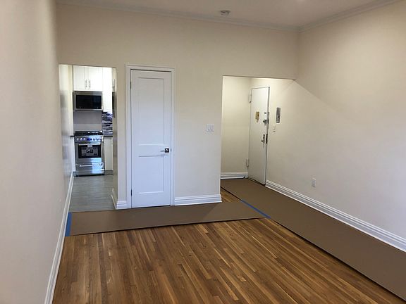 4th image of 309 W 106th St #5B