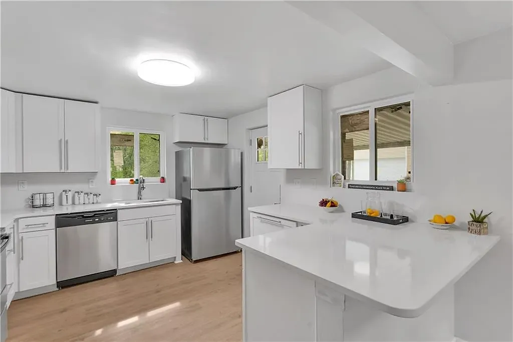 3 bed, 1750 sqft, $2,498 — Photo 1