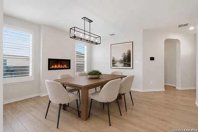 5 bed, 3.0 bath, 2847 sqft, $2,200 — Photo 3