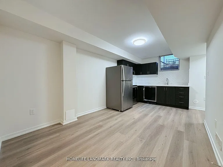 32 Wuhan Ln #LOWER — Photo 14