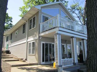 595 Lane 221b Hamilton Lk, Hamilton, IN 46742