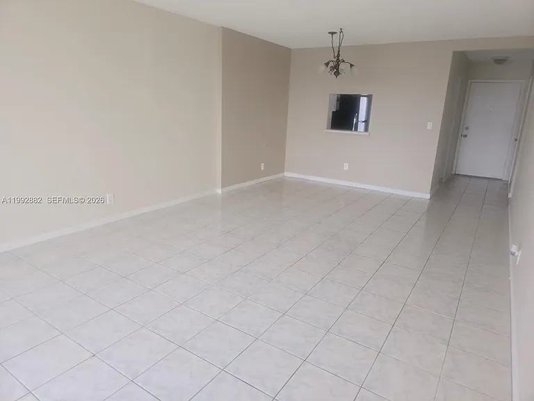 320 NE 12th Ave #703 — Photo 11