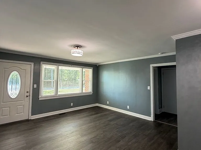 1900 Westover Dr — Photo 3