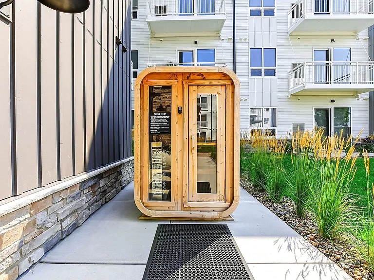 60-web-or-mls-21405-Dushane-Pkwy-60