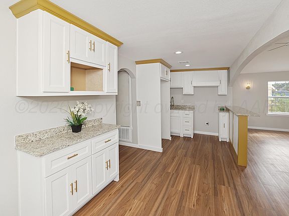 5th image of 310 N Virginia St