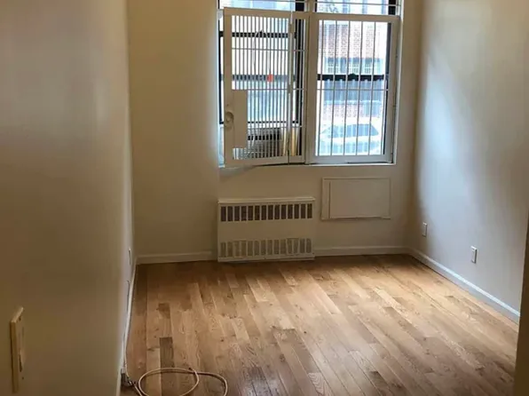 319 East 90th Street image 1 of 5