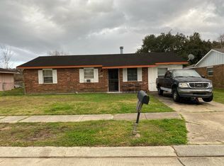 5813 Segnette Dr, Marrero, LA 70072