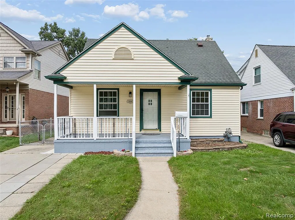 3 bed, 1071 sqft, $1,750 — Photo 2