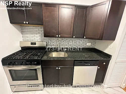 6830 N Sheridan Rd Photo 1