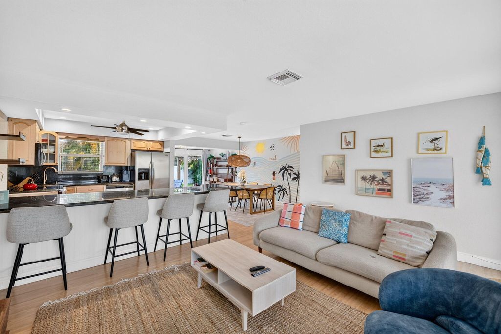 391 SE 6TH Court, photo 5