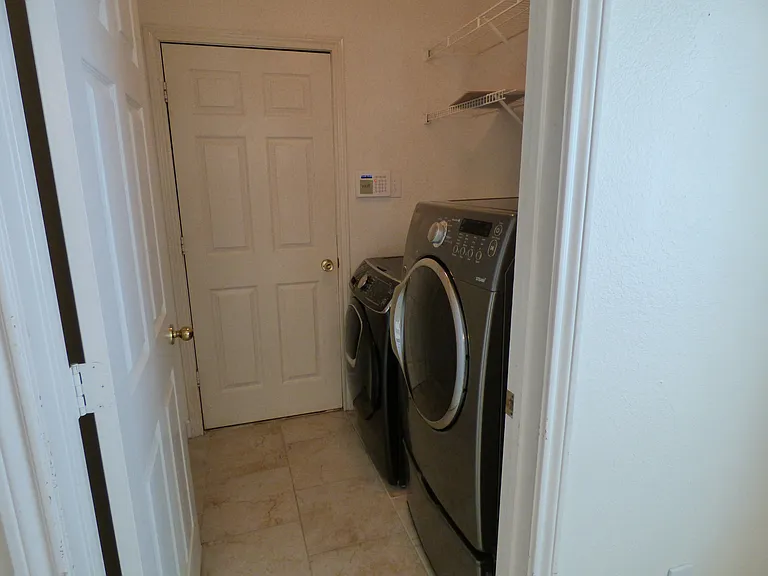3904 Valez Dr — Photo 23